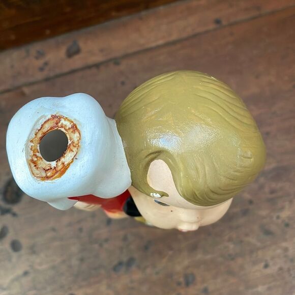 Vtg ceramic choir boy caroling with candle Christmas decoration - Picture 7 of 8